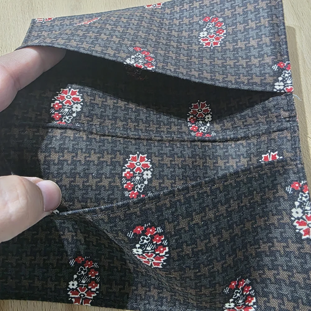 Vera Bradley Houndstooth Brown Check Book Cover Rare Print Like New - Picture 4 of 7